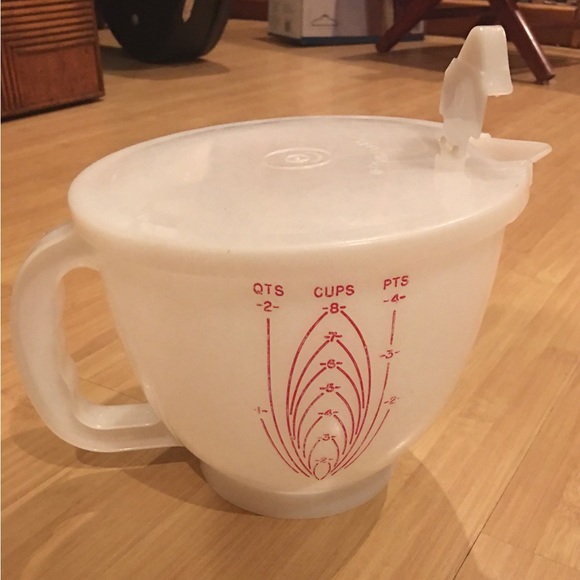 COPY - Vintage Tupperware mix and store, 8 cups,pour and store. - Picture 1 of 2